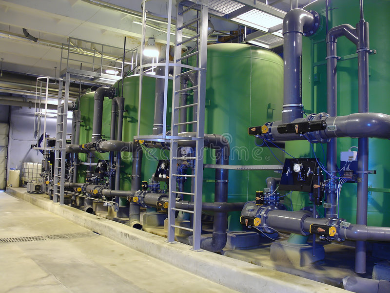 采用熔盐大开口槽式太阳能热发电技术