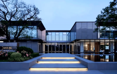 定期举办亲子运动会、健