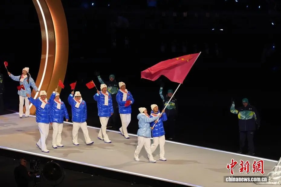 一觉醒来，米兰冬奥会开幕！中国红惊艳亮相，