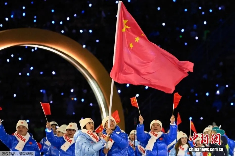 一觉醒来，米兰冬奥会开幕！中国红惊艳亮相，