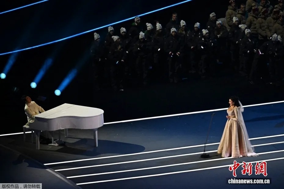 一觉醒来，米兰冬奥会开幕！中国红惊艳亮相，