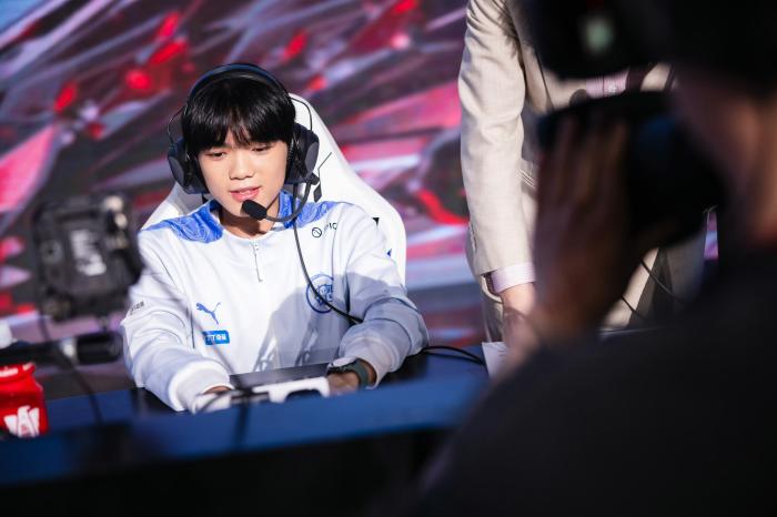 元气的由来：清清在夏季赛中的崛起、五杀与让