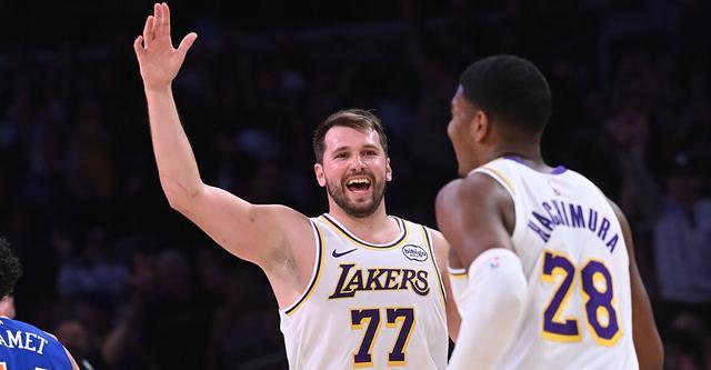 东契奇绝杀三分助湖人掀翻尼克斯