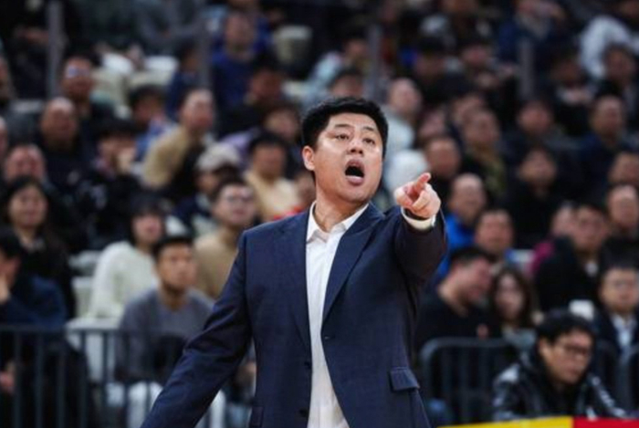 山西男篮末节逆转力克福建 阿兰·迪亚洛全面爆