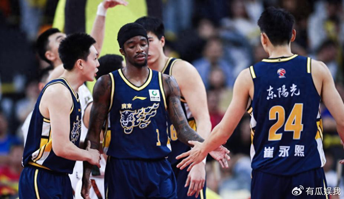 广厦险胜江苏重返榜首 深圳大胜天津冲四强