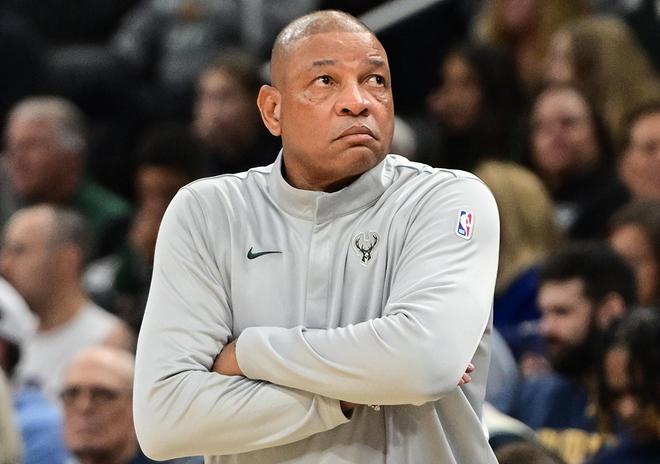 雄鹿队解雇老里 字母哥与球队关系紧张战绩不佳