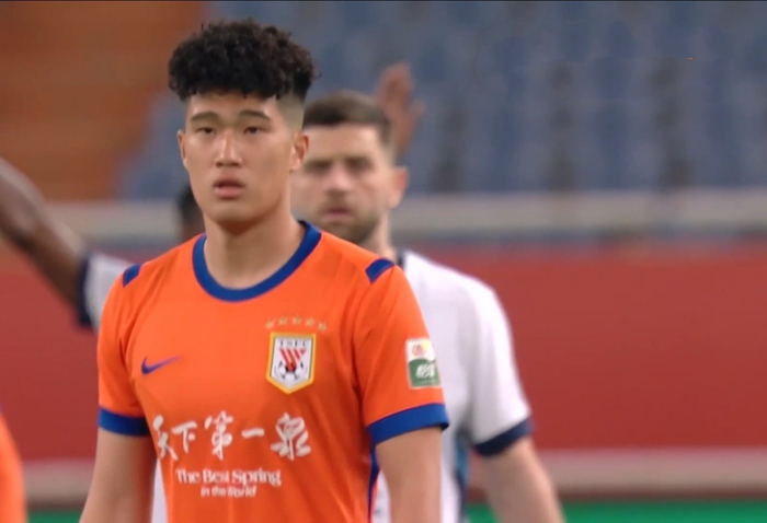 韩鹏帅位悬于一线：泰山年轻球员机会不足成关