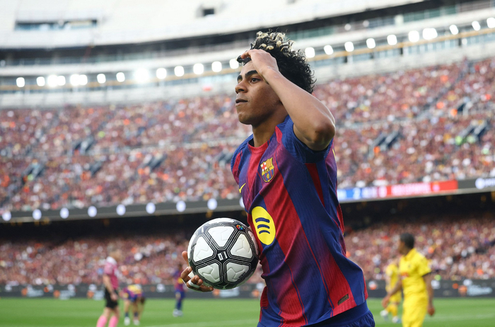 哈维盛赞亚马尔或成梅西接班人