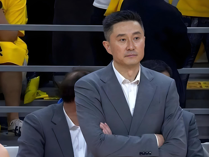 广东队惨败福建队 杜锋战术失误成主因