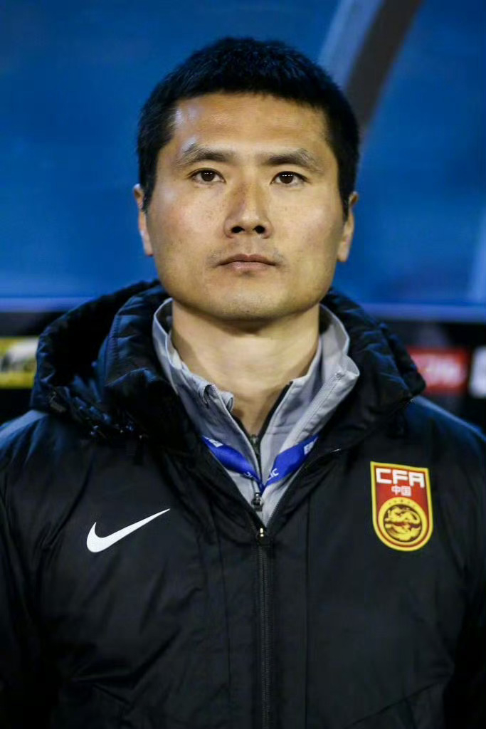 高洪波传控流VS邵佳一效率流：两代国足的战术哲
